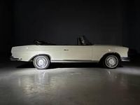 Begagnad Mercedes 250 SE 160 HK (117 kW) 1966 Vit Cab