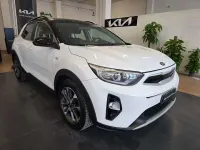 Usata Kia Stonic 120 CV (88 kW) 2017 Bianco SUV