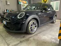 Usata Mini Cooper SE 75 kW (102 CV) 2023 Blu/azzurro Utilitaria