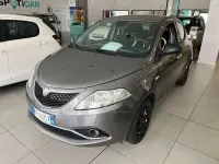 Usata Lancia Ypsilon Gold 86 CV (63 kW) 2017 Grigio intermedio Utilitaria