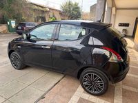 Usata Lancia Ypsilon Gold 69 CV (50 kW) 2023 Nero Utilitaria