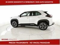Usata Toyota Yaris Cross Lounge 116 CV (85 kW) 2022 Bianco SUV