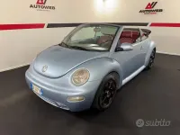 Usata VW New Beetle 102 CV (75 kW) 2004 Bluazzurro Utilitaria