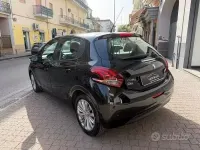 Usata Peugeot 208 Allure 75 CV (55 kW) 2018 Nero Utilitaria