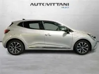 Usata Renault Clio Techno 145 CV (106 kW) 2023 Grigio chiaro Utilitaria