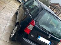 Käytetty Fiat Idea 70 HP (51 kW) 2010 Musta Tila-auto