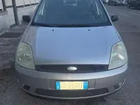 Usata Ford Fiesta Ghia 68 CV (50 kW) 2003 Utilitaria