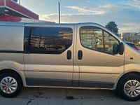 Usata Opel Vivaro 114 CV (83 kW) 2007 Argento Monovolume