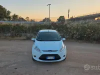 Usata Ford Fiesta Titanium 92 CV (67 kW) 2012 Bianco Berlina
