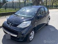 Usata Peugeot 107 68 CV (50 kW) 2012 Nero Utilitaria
