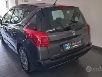 Gebraucht Peugeot 207 70 PS (51 kW) 2011 Grau Kombi