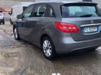 Usata Mercedes B180 122 CV (89 kW) 2012 Grigio Utilitaria