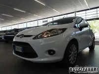 Usata Ford Fiesta Titanium 68 CV (50 kW) 2011 Bianco Berlina