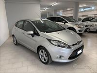 Usata Ford Fiesta Titanium 60 CV (44 kW) 2012 Grigio Utilitaria
