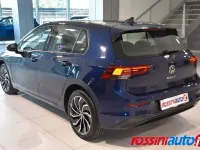 Usata VW Golf VIII LOUNGE 116 CV (85 kW) 2022 Blu Berlina