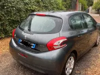Usata Peugeot 208 82 CV (60 kW) 2014 Grigio Utilitaria