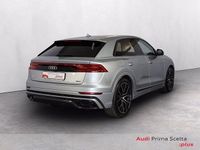 Usata Audi Q8 Sport 286 CV (210 kW) 2023 Grigio satellite metallizzato SUV