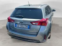 Usata Toyota Auris Hybrid Lounge 135 CV (99 kW) 2015 Grigio Station wagon
