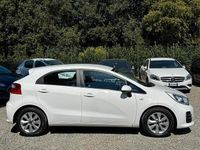 Usata Kia Rio 75 CV (55 kW) 2017 Bianco Berlina
