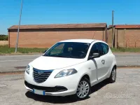 Usata Lancia Ypsilon 95 CV (69 kW) 2014 Bianco Utilitaria