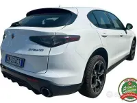 Usata Alfa Romeo Stelvio Veloce 209 CV (153 kW) 2023 Bianco SUV