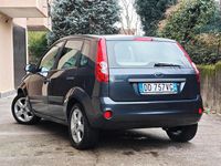 Usata Ford Fiesta 75 CV (55 kW) 2006 Grigio Utilitaria
