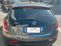 Usata Lancia Delta Gold 120 CV (88 kW) 2013 Grigio Utilitaria