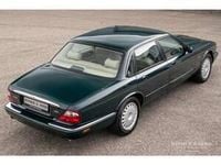 Usata Jaguar XJ8 Executive 237 CV (174 kW) 1998 Verde Berlina