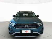 Usata VW T-Roc Life 110 CV (80 kW) 2023 Petroleum blue metallizzato nero SUV