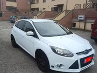 Begagnad Ford Focus 120 HK (88 kW) 2014 Vit Sedan