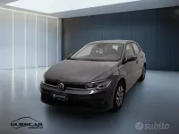Usata VW Polo Life 95 CV (69 kW) 2023 Grigio metallizzato scuro Utilitaria