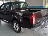 Usata Nissan Navara XE 190 CV (139 kW) 2011 Marrone Pick-up