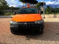 Usata Fiat Strada 84 CV (61 kW) 2010 Arancione Pick-up