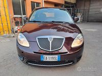 Usata Lancia Ypsilon 60 CV (44 kW) 2010 Viola Utilitaria