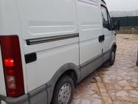 Usata Iveco Daily 97 CV (71 kW) 2004 Bianco Berlina