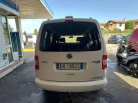 Usata VW Caddy Highline 110 CV (80 kW) 2012 Bianco Monovolume
