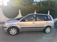 Usata Ford Fusion Zetec 80 CV (58 kW) 2006 Grigio Berlina