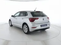 Usata VW Polo Style 95 CV (69 kW) 2023 Reflex silver metallizzato nero Utilitaria