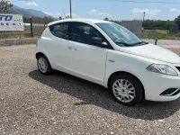Usata Lancia Ypsilon 95 CV (69 kW) 2018 Bianco Utilitaria