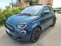 Begagnad Fiat 500e La Prima 86 kW (118 HK) 2021 Grön Cab