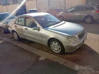 Usata Mercedes C220 143 CV (105 kW) 2003 Grigio Berlina