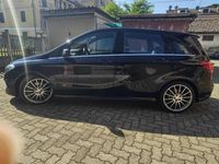 Usata Mercedes B180 109 CV (80 kW) 2018 Nero Monovolume