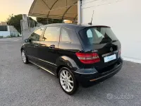 Usata Mercedes B180 109 CV (80 kW) 2008 Nero Monovolume