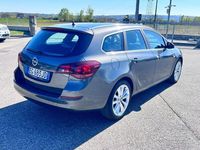 Usata Opel Astra Cosmo 110 CV (80 kW) 2011 Grigio Station wagon