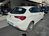 Usata Alfa Romeo Giulietta Progression 120 CV (88 kW) 2012 Bianco Utilitaria