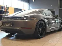 Usata Porsche 718 Cayman 300 CV (220 kW) 2021 Gray Coupé