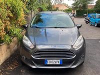 Usata Ford Fiesta 60 CV (44 kW) 2016 Grigio Utilitaria