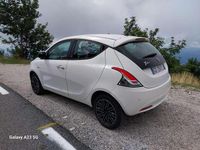 Usata Lancia Ypsilon Gold 69 CV (50 kW) 2020 Bianco Utilitaria