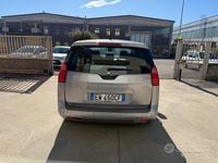 Usata Peugeot 5008 Business-Line 115 CV (84 kW) 2014 Grigio Monovolume