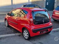 Usata Peugeot 107 Access 68 CV (50 kW) 2009 Rosso Utilitaria